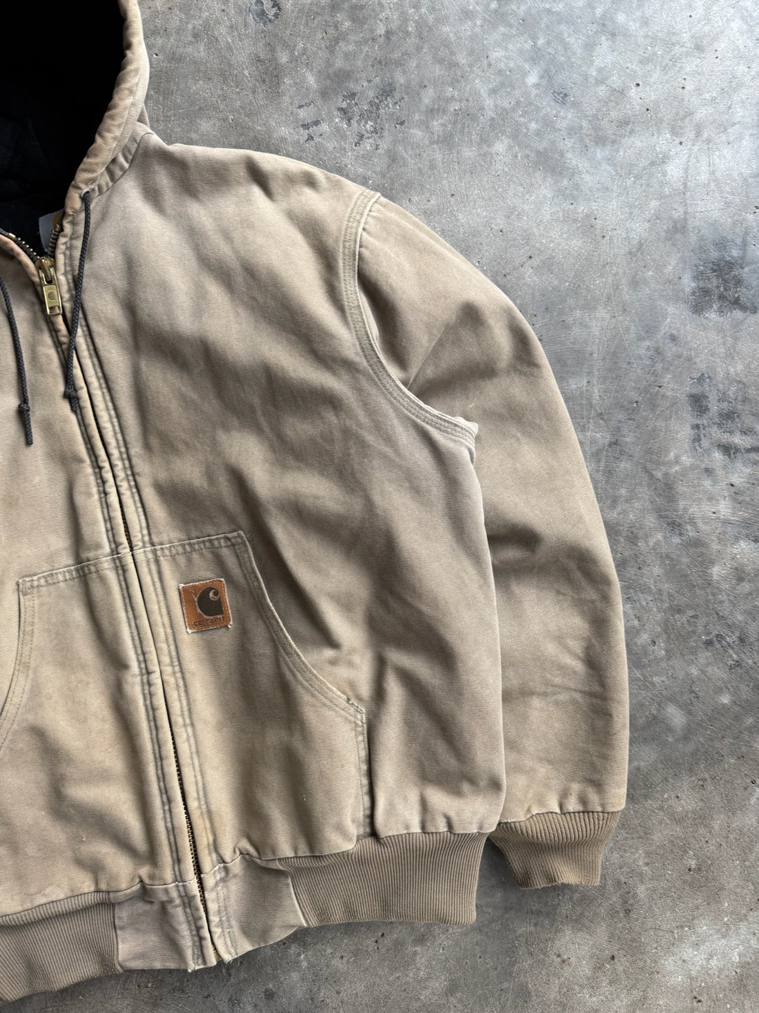 Vintage Tan Hooded Carhartt Jacket™