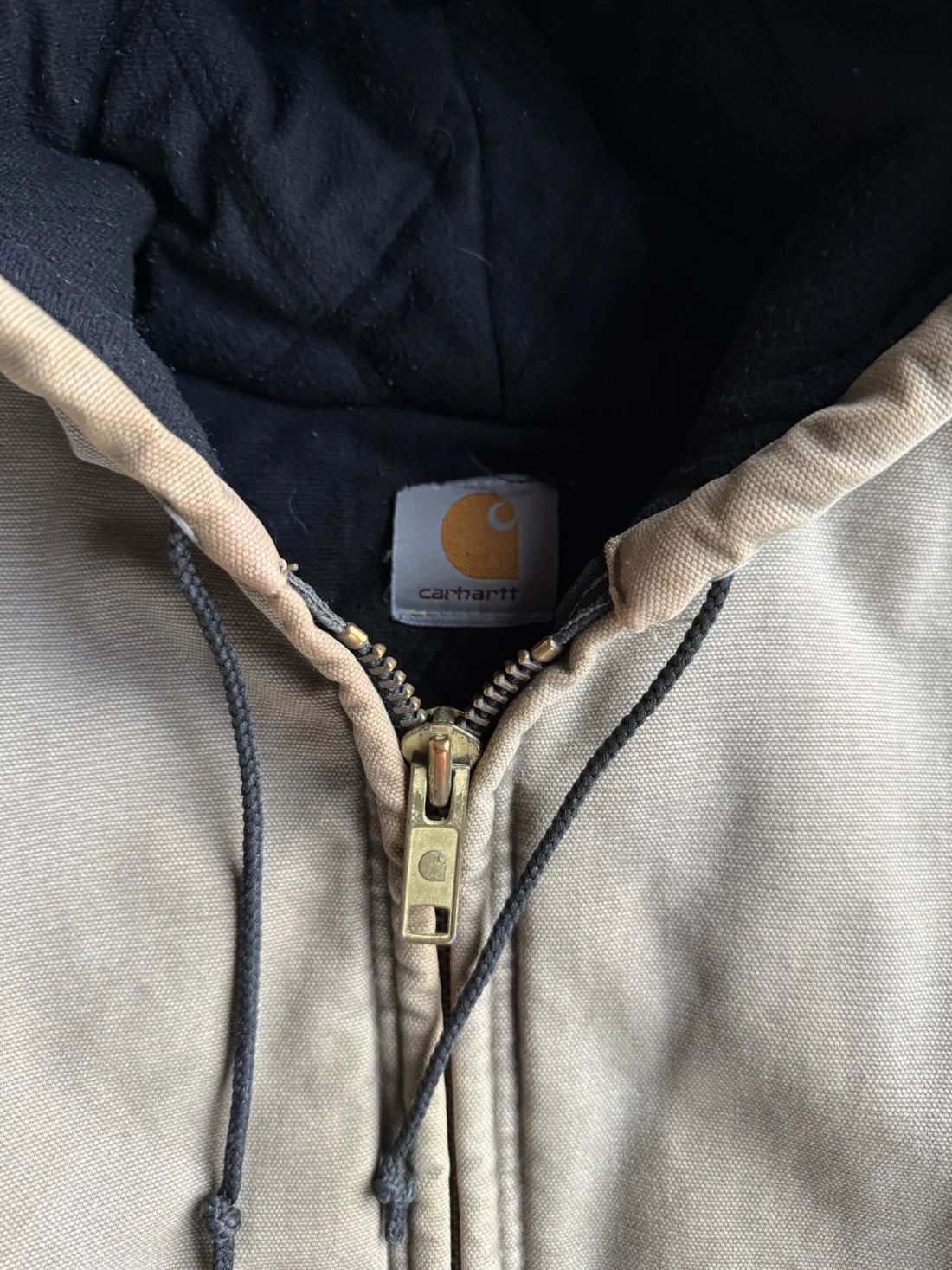 Vintage Tan Hooded Carhartt Jacket™